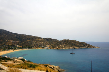 Fototapeta na wymiar krajobraz Mylopotas plaży Morza Śródziemnego Ios Cyclades Greece