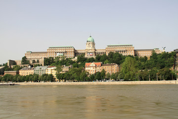 Obraz premium le château de Buda depuis le Danube