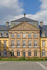 Fototapeta na wymiar Hauptportal des Residenzschlosses Arolsen (Hessen)