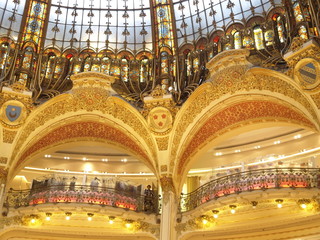 Palacio modernista en Paris