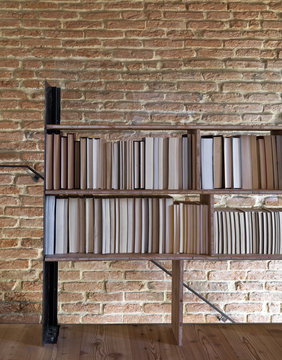 libreria nel sottotetto