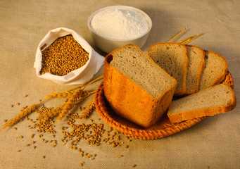 The slices of bread