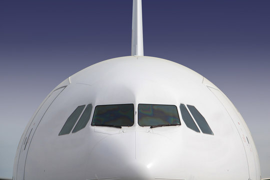 avion vue de face