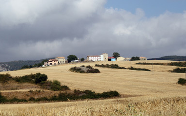 Arraiza, Navarra, el pueblo antes del incendio.