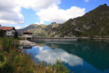 Obraz premium diga passo della fedaia2