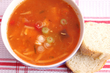 Sauer Scharf Suppe