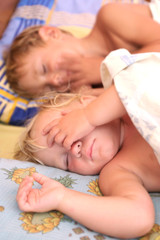 Obraz na płótnie Canvas two sleeping kids