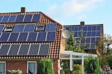 Häuser mit Solaranlagen