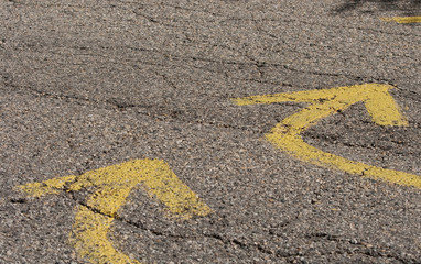 Attention, virage &agrave; droite