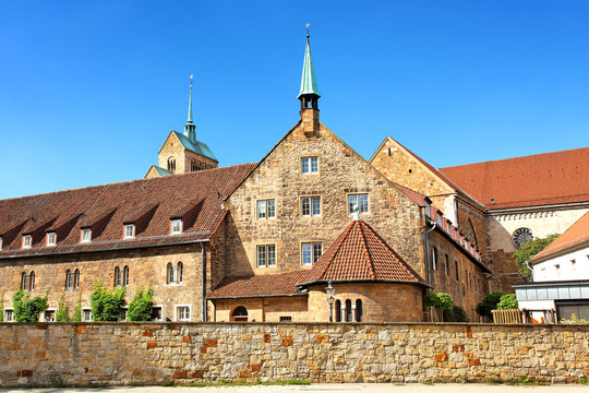 Sankt Michaelshaus mit Dom in Minden, Deutschland