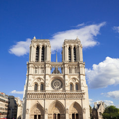 Fototapeta na wymiar Katedra Notre Dame w Paryżu: zachodni (główny) elewacji