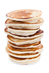 Pile de pancakes sur fond blanc