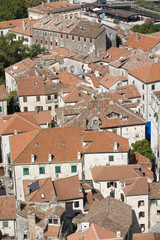 Fototapeta na wymiar Houses in Kotor (vertical).