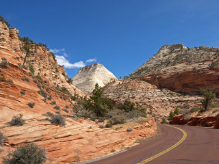Straße durch Canyon
