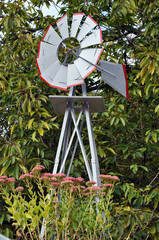 Windrad im Garten  #100912-050