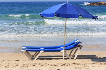 The parasol and longue