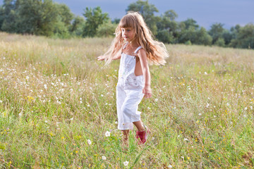 Fototapeta premium little girl