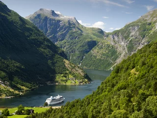 Zelfklevend Fotobehang Geiranger fjord landscape © merial