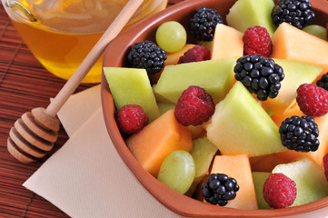 Fruit salad with honey