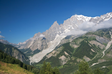 Fototapeta na wymiar Mont Blanc i dolinę Veny