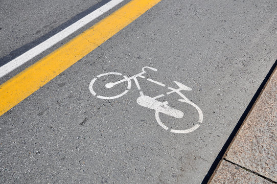 PISTA CICLABILE IN AMBIENTE URBANO