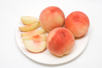 桃・丸ごととカット