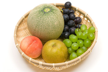 ブドウとメロンと桃と梨