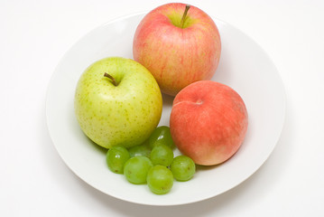 ブドウとりんごと桃