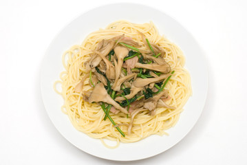 舞茸とほうれん草のスパゲティ