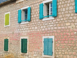 Fototapeta na wymiar Maison colorée à Kotor
