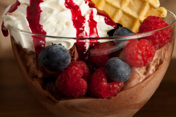 Gelato al Cioccolato con Frutti di bosco