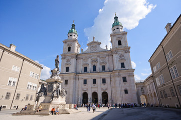 Fototapeta na wymiar Katedra - Salzburg, Austria