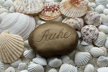 Stein mit der Inschrift Ruhe