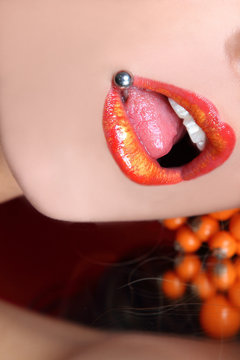 Labios sexis con pircing