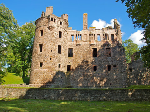Huntly Castle