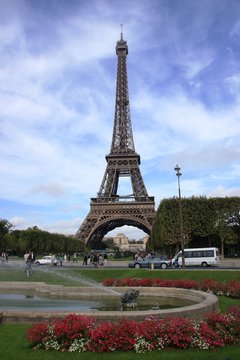 jet d'eau et Tour Eiffel