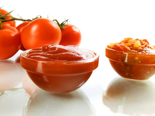 Tomaten-Paprika-Chutney und Tomatenketchup