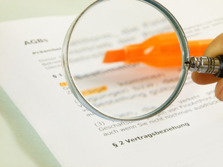 Vertragsklauseln pr&uuml;fen