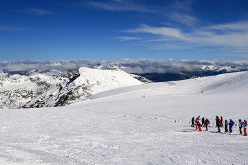 Fototapeta na wymiar nartach latem na przełęczy Stelvio - Włochy
