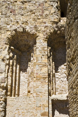 Fototapeta premium france,85,talmont saint hilaire : chateau féodal, chapelle roman