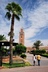 Fototapeta premium Promenade près de la mosquée de la Koutoubia
