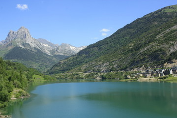 Plakat Foratata i Lanuza Reservoir, Pireneje