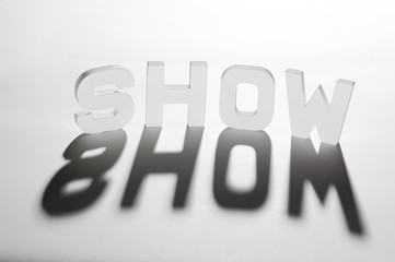concept mot show ombre et lumière