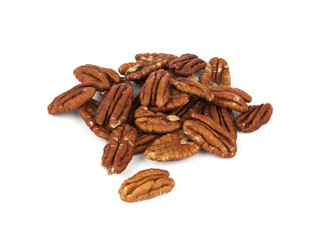 Pekannüsse isoliert auf weiss