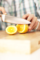 Zitrone schneiden