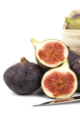 Stillleben mit frischen Feigen