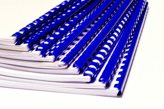 Documenti rilegati con spirale di plastica, close up
