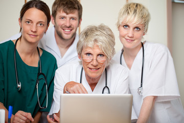 team im krankenhaus
