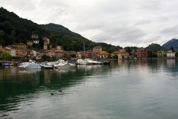 Fototapeta na wymiar Port Ceresio