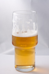 Mezzo bicchiere di birra